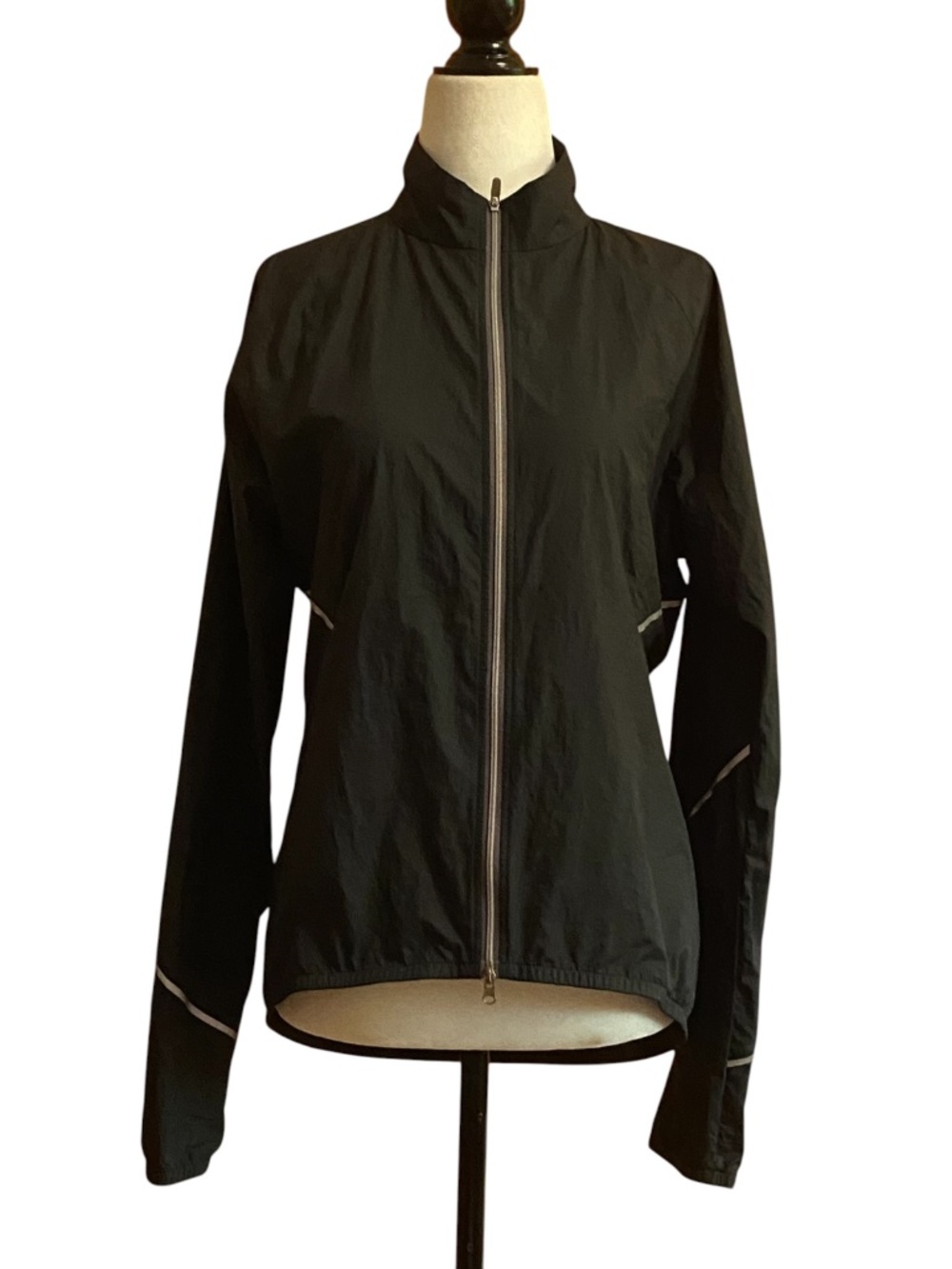 MEC lightweight cycling/running windbreaker zip up jacket. Sz S